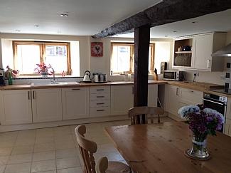 Apple Press Sweethay kitchen/diner with view to window